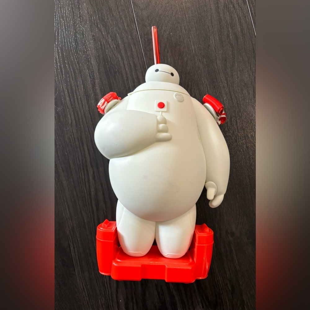 Disneyland Baymax Sipper with lanyard Brand New